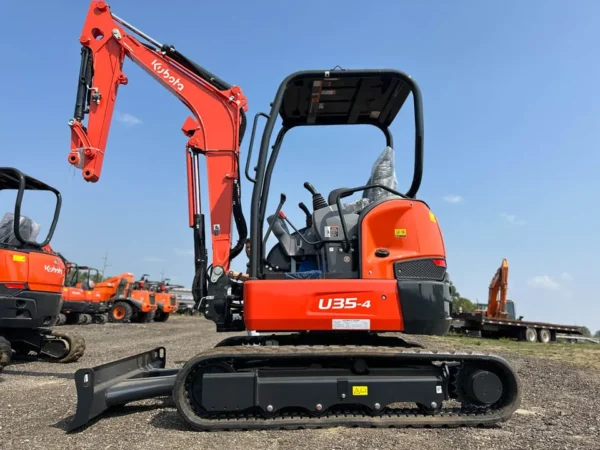 ⁠⁠Kubota  U35-4 Mini Excavator