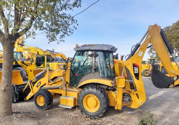 CAT 420 Backhoe loader - Image 2