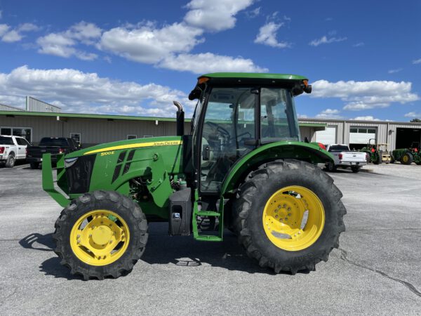 John Deere: 5100E tractor - Image 3