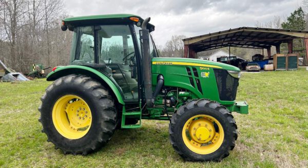 John Deere: 5100E tractor