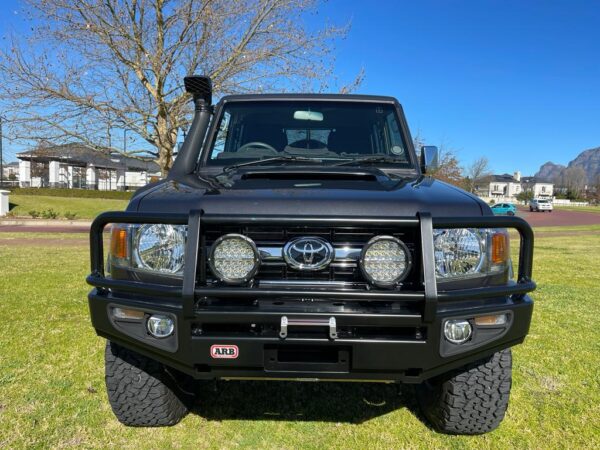 2023 Toyota LandCruiser 79 Series 4.5 V8 Turbo Diesel LX DC - Image 6