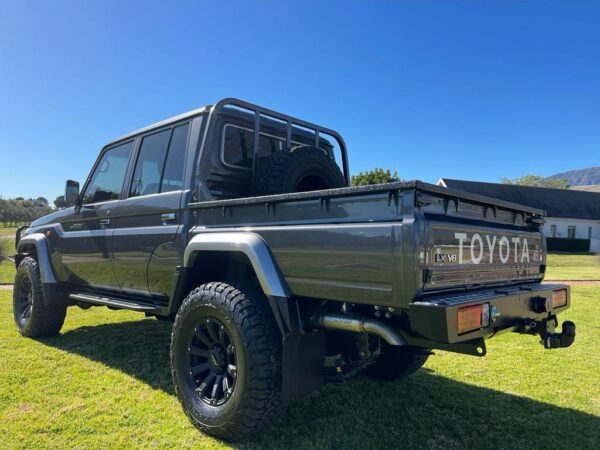 2023 Toyota LandCruiser 79 Series 4.5 V8 Turbo Diesel LX DC - Image 4