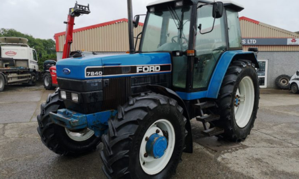 Ford 7840 SLE tractor