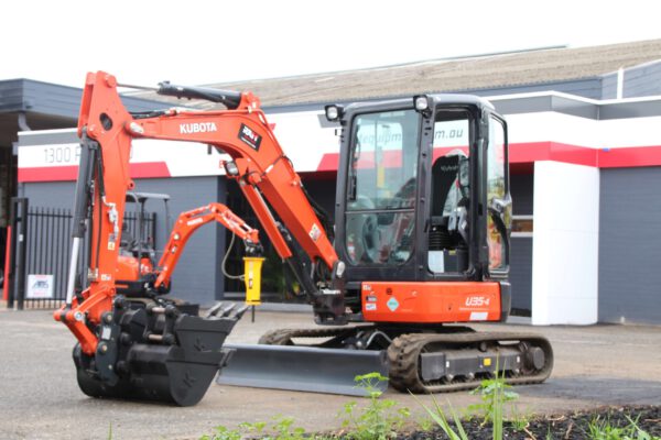 ⁠⁠Kubota  U35-4 Mini Excavator - Image 2